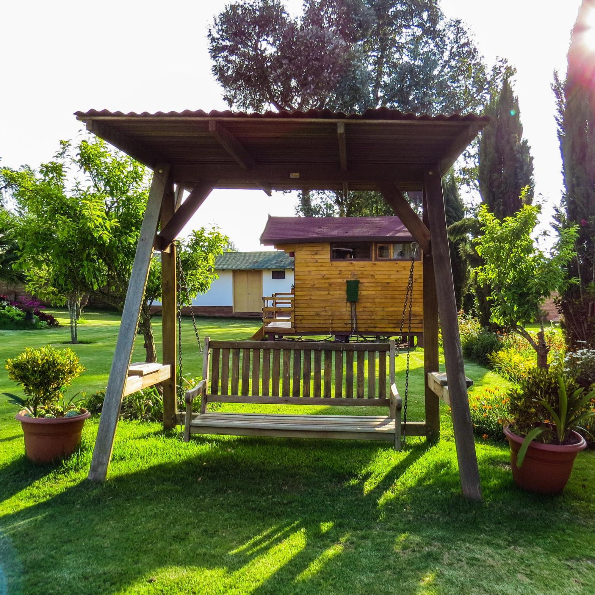 Hosteria Airport Garden تابابيلا المظهر الخارجي الصورة